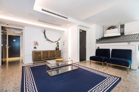 Stylish Studio With Balcony - Tourism Brisbane 5