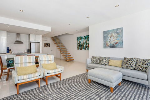 Waves On Kamala 13 - Tourism Brisbane 7