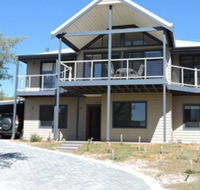 Jay's Beach House - Brisbane Tourism