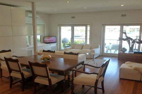 Waterfront Kirribilli Apartment NS181 - Tourism Brisbane 4