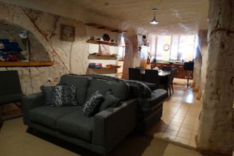 Di's Dugouts - Tourism Brisbane 0