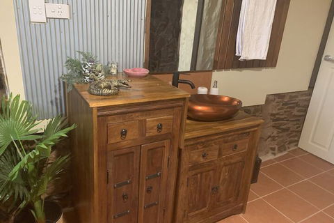 Di's Dugouts - Tourism Brisbane 6