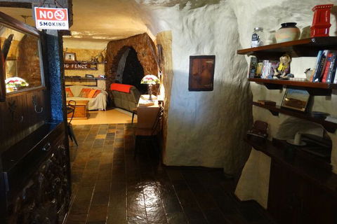 Di's Dugouts - Tourism Brisbane 2