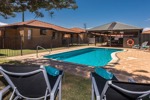 Geraldton's Ocean West - Tourism Brisbane 1