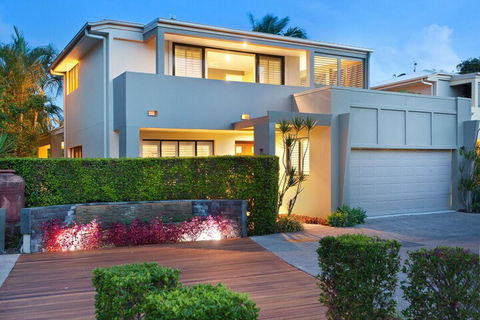 Sonoma 8 - Tourism Brisbane 1