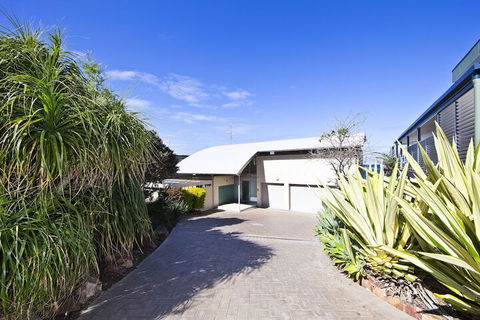 Whale View - Tourism Brisbane 1