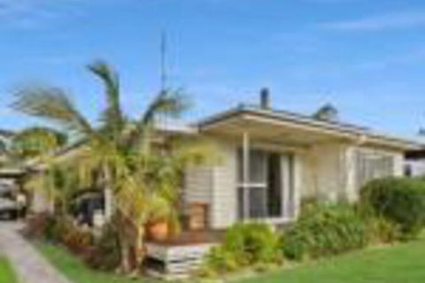 Sama Sama Walking Distance To Town & Water - Tourism Brisbane 0