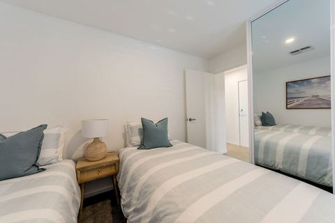 Sandcastle, 26a Winsor Street - Brisbane Tourism 7