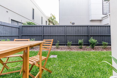 Sandcastle, 26a Winsor Street - Brisbane Tourism 4