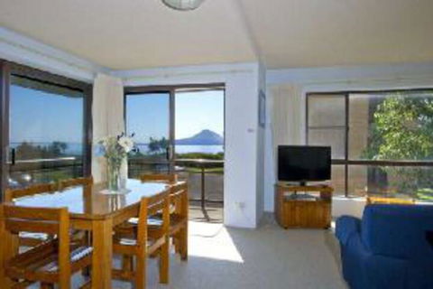 2 Bedroom Apartment Commodore Unit 3 6 Intrepid Close - Brisbane Tourism 2