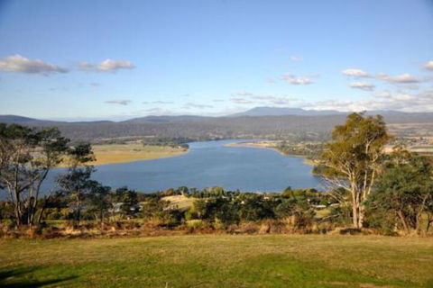 The Villa On Pine Tree - Brisbane Tourism 3