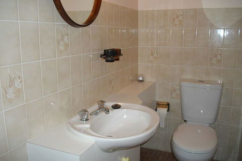 Kurranulla Unit 1 / 15 Weatherly Close - Tourism Brisbane 3