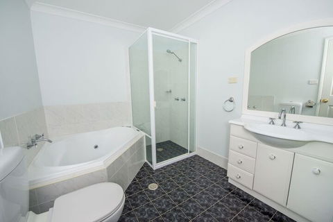 Ajax Avenue 2 / 35 Nelson Bay - Tourism Brisbane 4