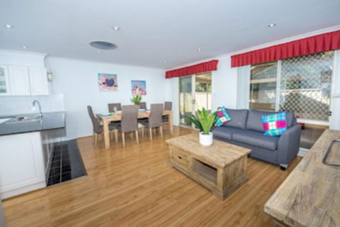 Ajax Avenue 2 / 35 Nelson Bay - Tourism Brisbane 0