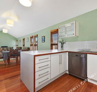 Family Friendly Weatherboard Cottage - Brisbane 4u