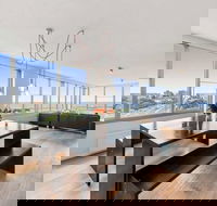 St Kilda Penthouse with Panaromic Bay and City View - Brisbane Tourism