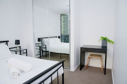 Southbank 2 Bedrooms Apt Next To Crown - Tourism Brisbane 4