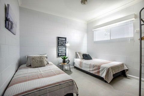 Sea Eagle On Airlie Airlie Beach - Tourism Brisbane 3