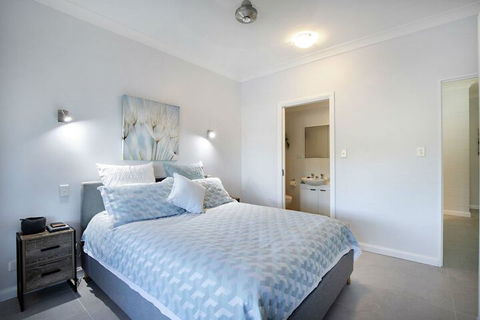 Sea Eagle On Airlie Airlie Beach - Tourism Brisbane 5