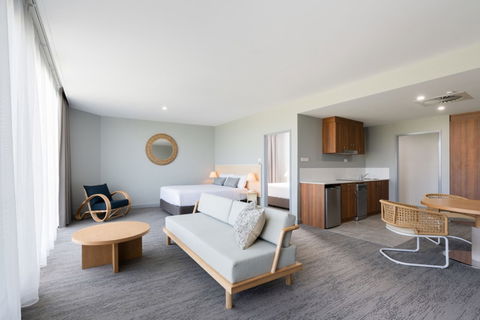 Abode Hotel Malua Bay - Tourism Brisbane 6