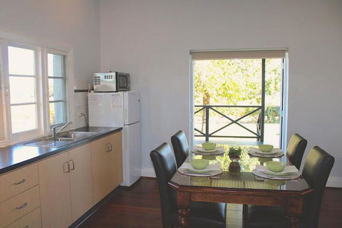 Upper Reach Spa Cottage - Tourism Brisbane 7
