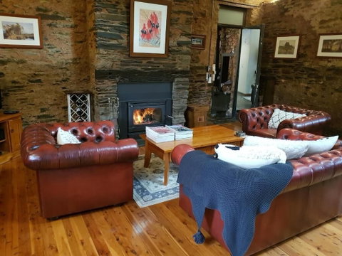 William Hunt's Retreat - Redwood Studio - Tourism Brisbane 5