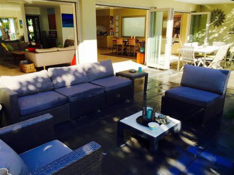 Tali Oak Beach House - Tourism Brisbane 0