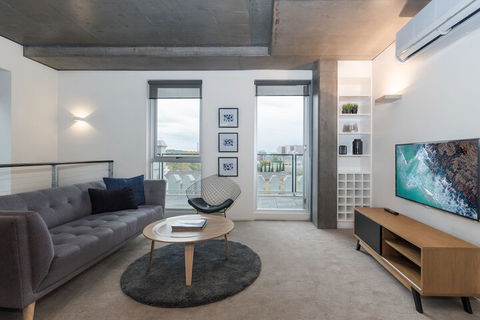 Luxury East Melbourne Apartment - Tourism Brisbane 7