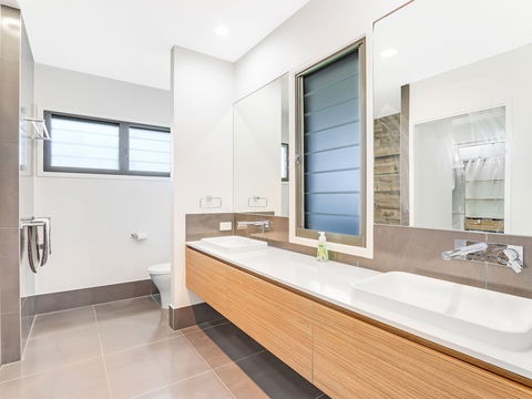 Adelong - Brisbane Tourism 5