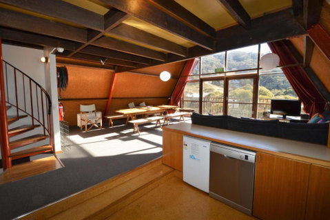 Moonbah Ski Lodge - Brisbane Tourism 4