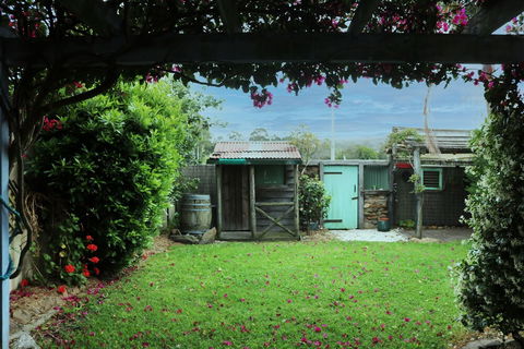 Alloway - Tourism Brisbane 0