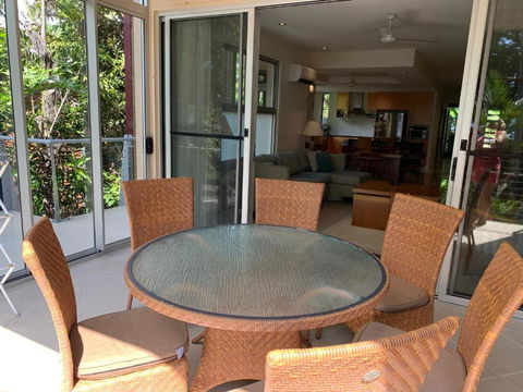 Beach House Apartment 1 - Tourism Brisbane 1