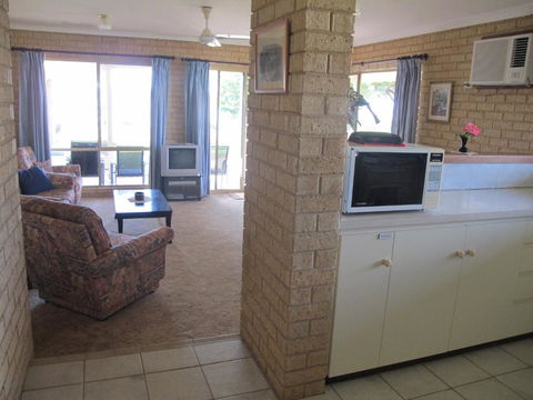 Kalbarri Riverfront Unit - Brisbane 4u 4