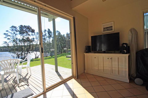 Sea Shell Chalet At Berrara Chalet - Tourism Brisbane 1