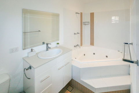 Khione 6 - Modern 2 Bedroom Townhouse - Tourism Brisbane 4