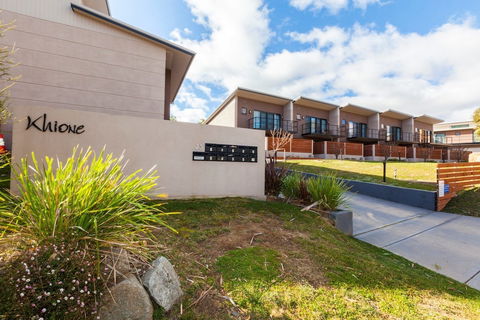 Khione 6 - Modern 2 Bedroom Townhouse - Tourism Brisbane 0
