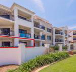 The Sands Unit 28 Straight across the road from the beach - Brisbane Tourism