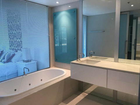 Private Apartments At Q1 - Tourism Brisbane 6