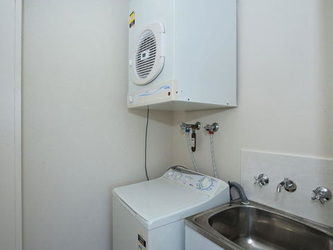 Weatherly Close Ocean Shores Unit 07 27 - Tourism Brisbane 6