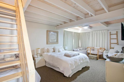 Stylish Luxury Home To Fit The Whole Family - Tourism Brisbane 6