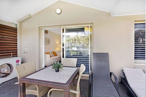 Pacific Blue Pool Spa & More Available In Complex! - Brisbane 4u 6