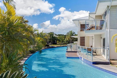 Pacific Blue Pool Spa & More Available In Complex! - Brisbane 4u 4
