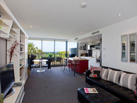 LORNE CHALET APARTMENT 10 Ask About Midweek Deals - Brisbane 4u 1