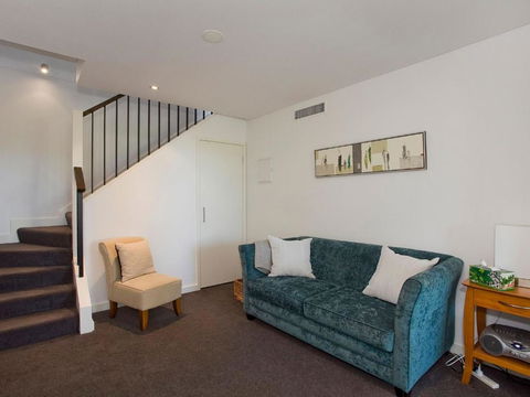 LORNE CHALET APARTMENT 10 Ask About Midweek Deals - Brisbane 4u 4