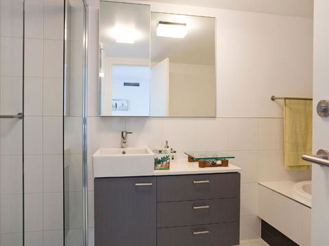 LORNE CHALET APARTMENT 10 Ask About Midweek Deals - Brisbane 4u 2