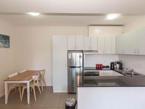 Kooringa 1 / 8 Townsend Street - Tourism Brisbane 4