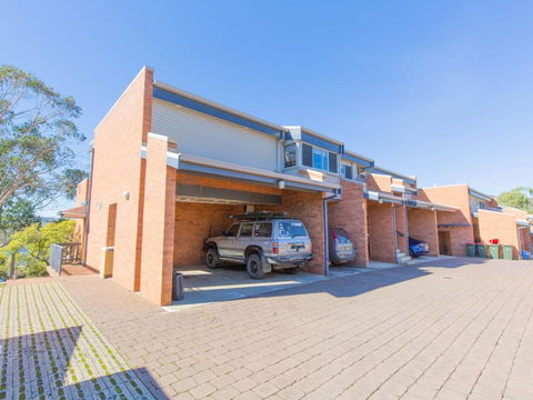Kooringa 1 / 8 Townsend Street - Tourism Brisbane 3