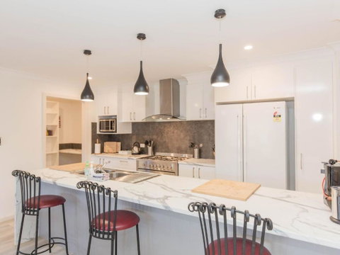 Bedrock 11 Twynam Street Jindabyne - Brisbane Tourism 4
