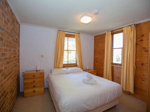 Misty Gables 2 / 24 Townsend Street - Brisbane Tourism 1