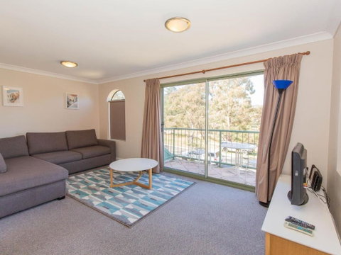 Cobb & Co 3 / 39 Cobbon Crescent - Brisbane Tourism 3